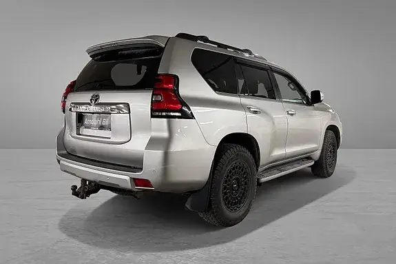 Toyota Land Cruiser 2017 photo 4