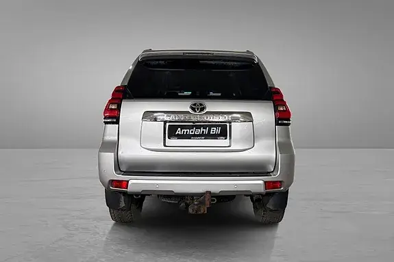Toyota Land Cruiser 2017 photo 5