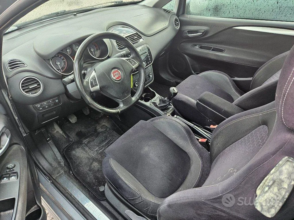 Fiat Punto 2012 photo 3