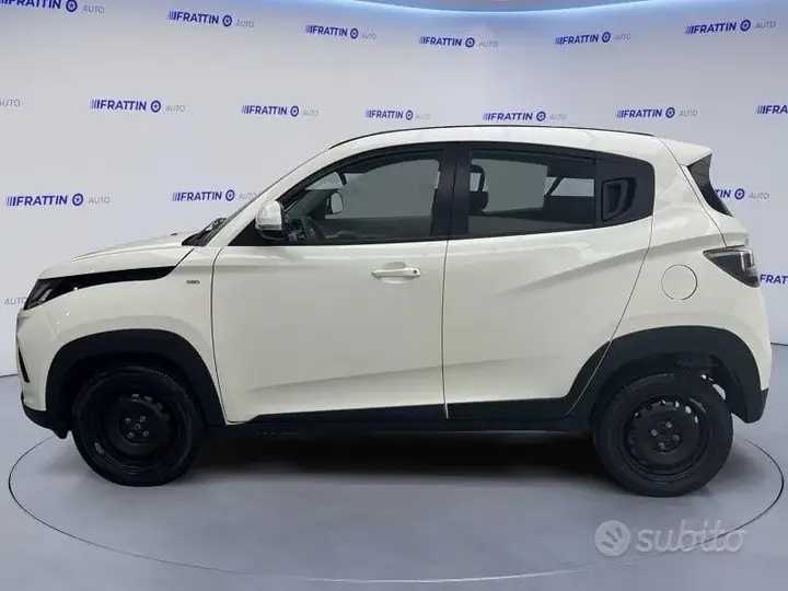 Mahindra Kuv100 2025 photo 5