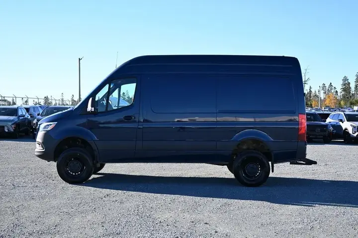 Mercedes-Benz Sprinter 2025 photo 4