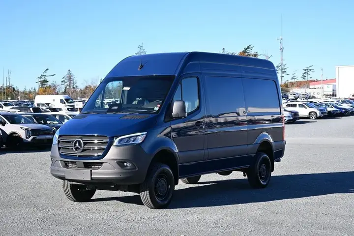 Mercedes-Benz Sprinter 2025 photo 3
