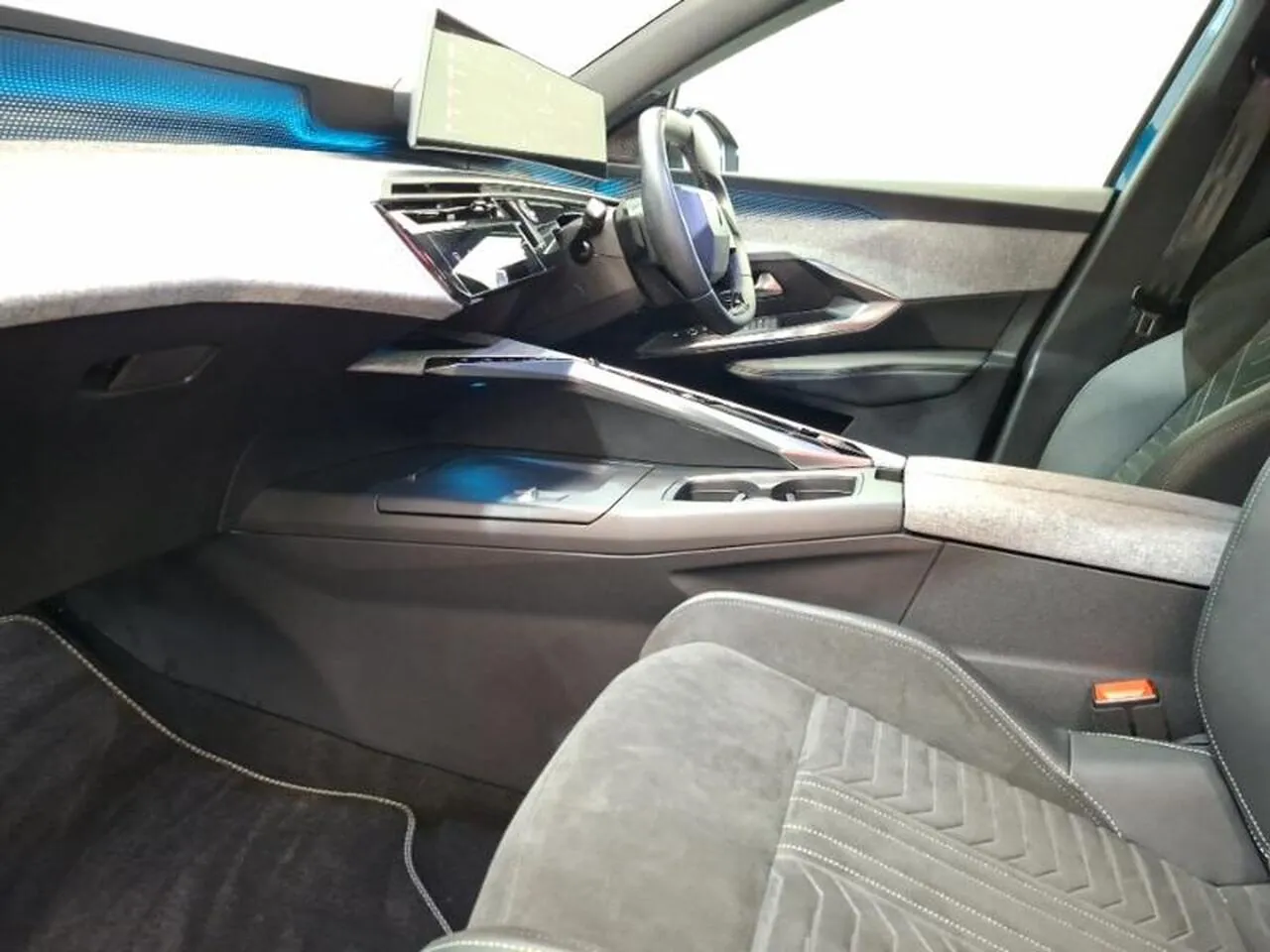 Peugeot E-3008 2024 photo 5
