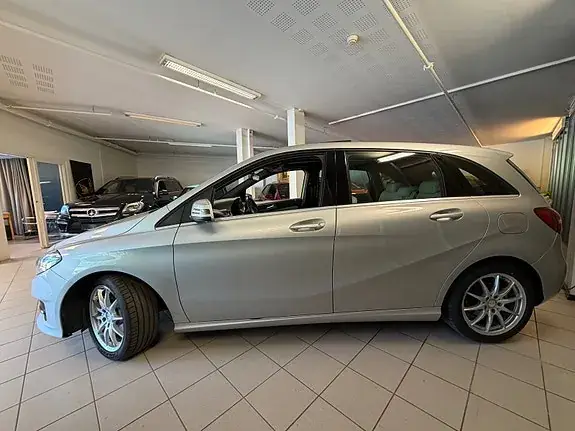 Mercedes-Benz B 180 D 2015 photo 3