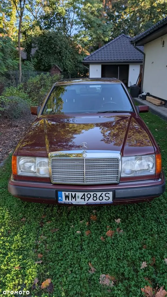 Mercedes-Benz W124 1993 photo 2