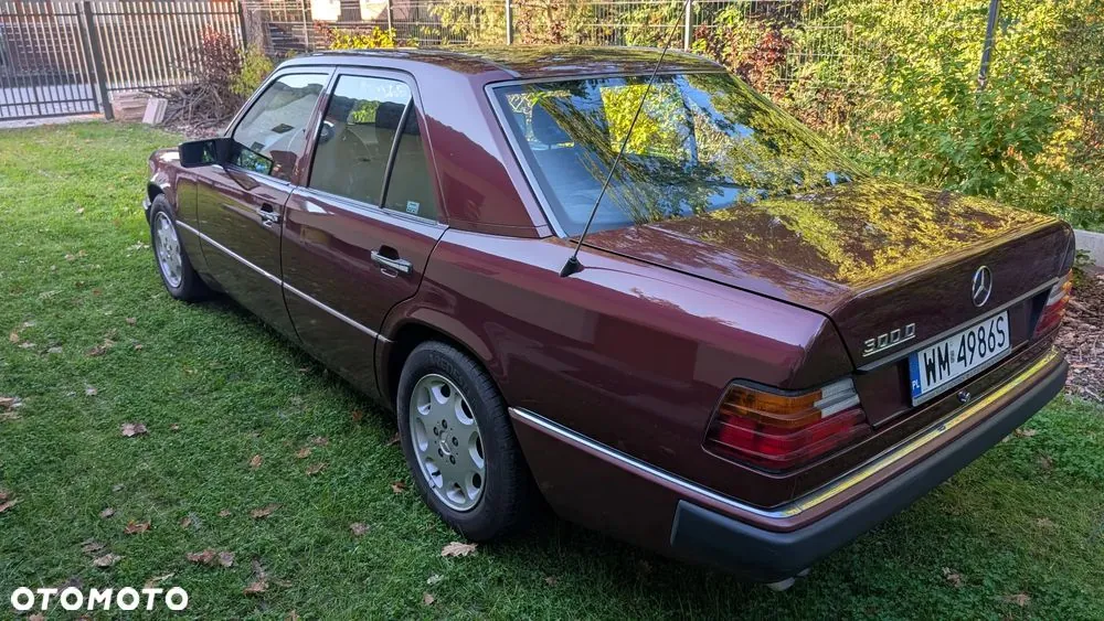 Mercedes-Benz W124 1993 photo 4