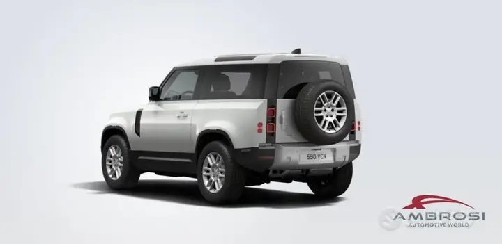 Land Rover Defender 90 2026 photo 3