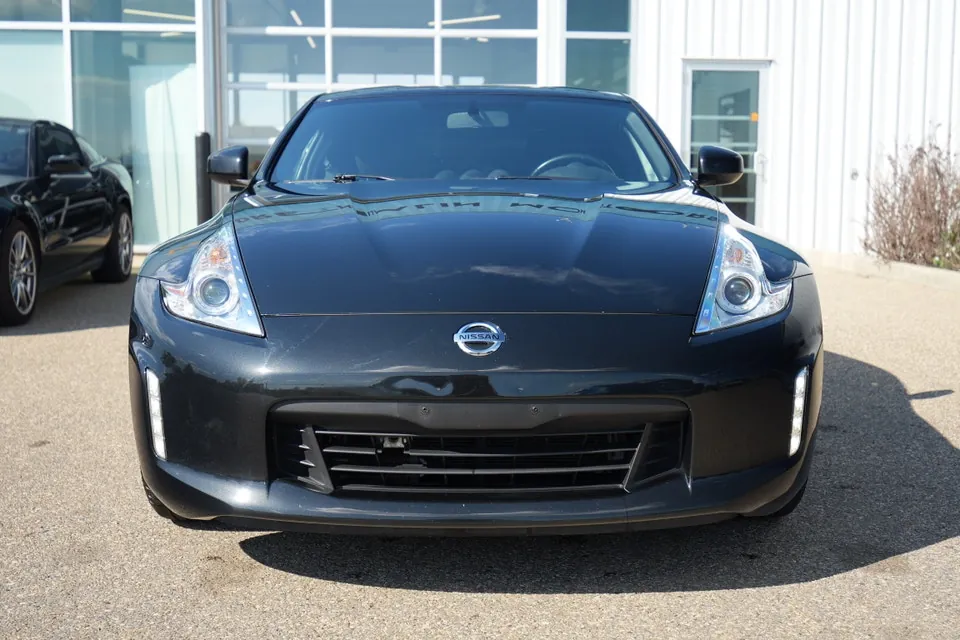Nissan 370Z 2016 photo 2