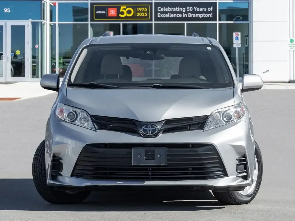 Toyota Sienna 2020 photo 2