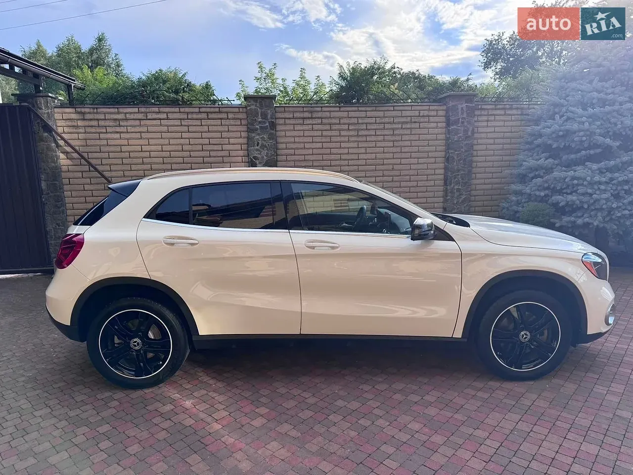 Mercedes-Benz Gla Class 2017 photo 3