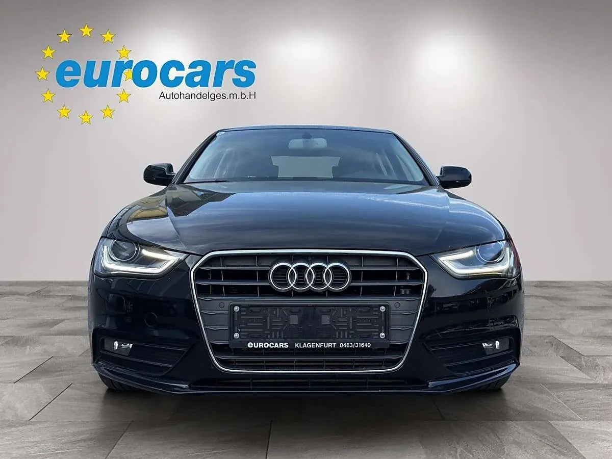 Audi A4 2012 photo 2