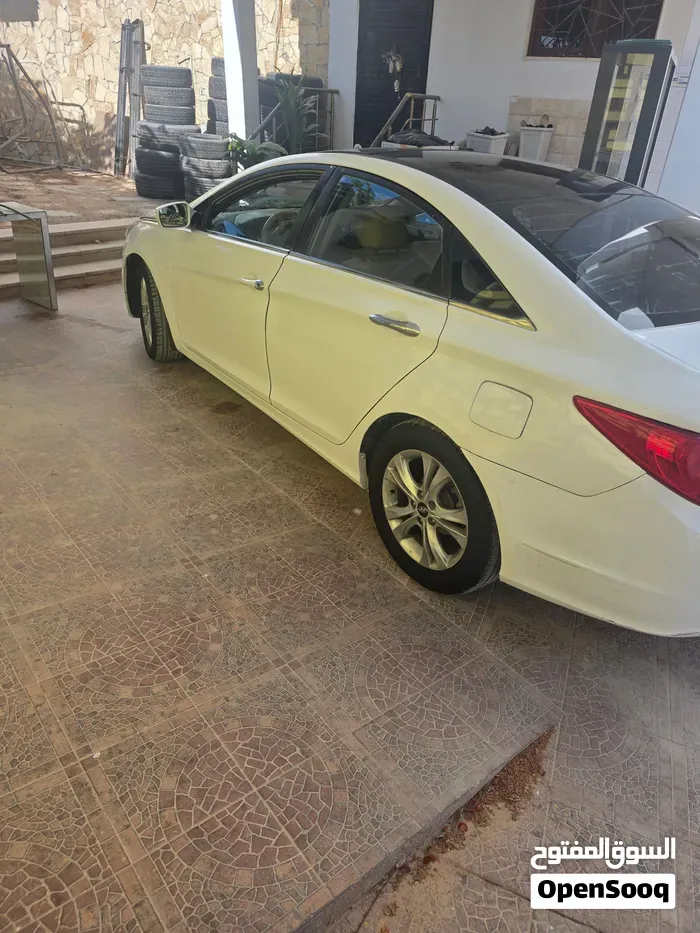 Hyundai Sonata 2012 photo 2