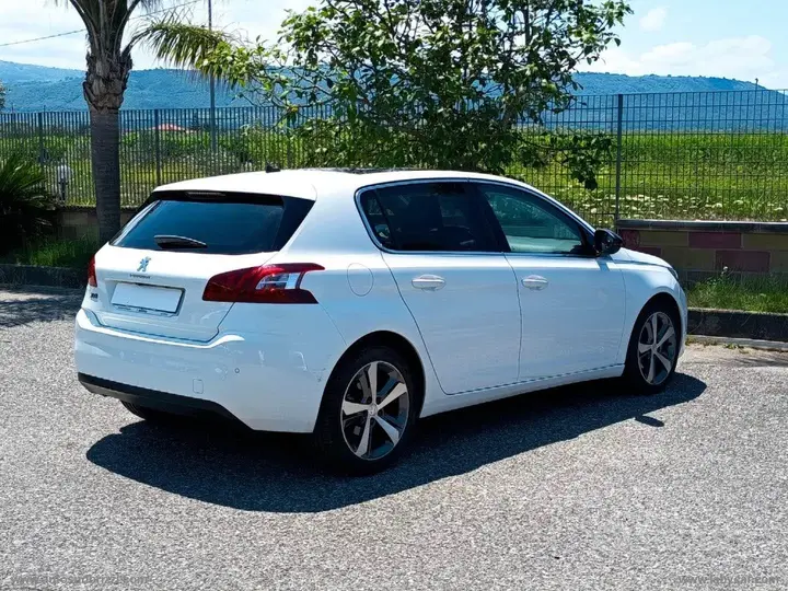 Peugeot 308 2017 photo 2
