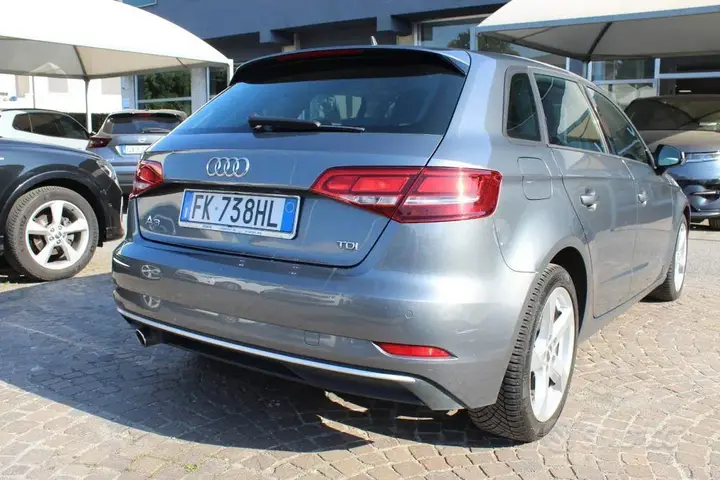 Audi A3 2016 photo 2