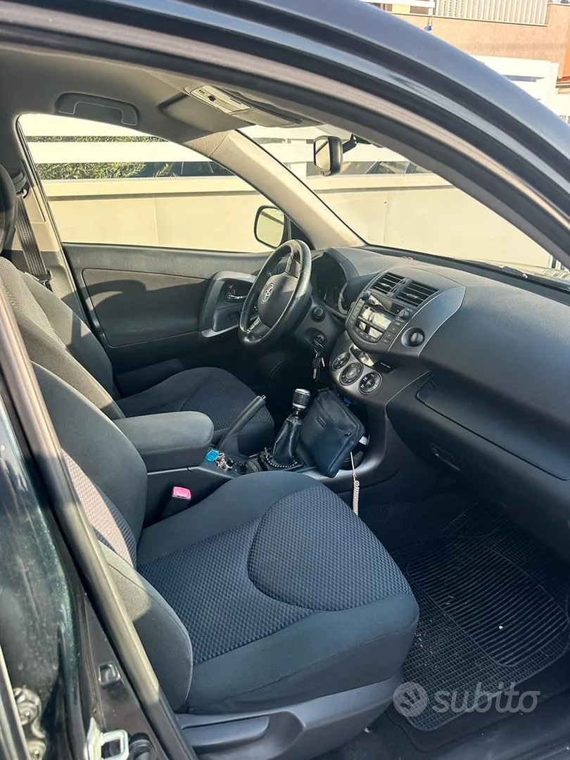 Toyota Rav4 2011 photo 3
