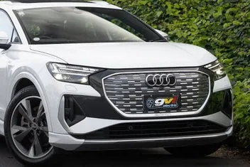 Audi Q4 2023 photo 4