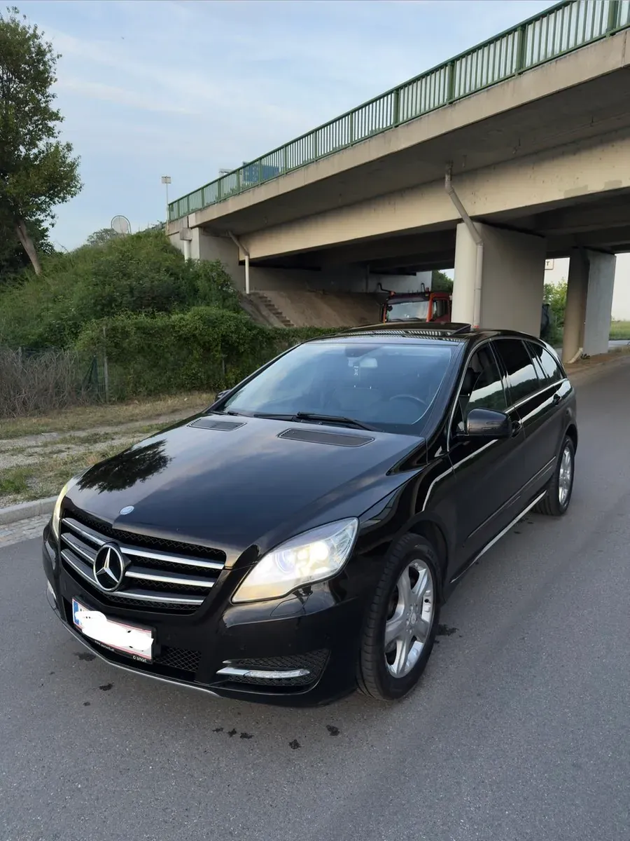 Mercedes-Benz R-Class 2012 photo 2