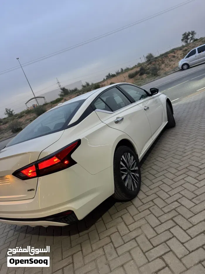 Nissan Altima 2025 photo 3