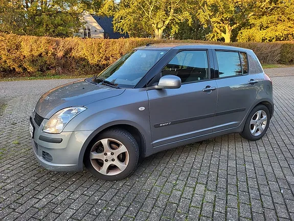 Suzuki Swift 2007 photo 2