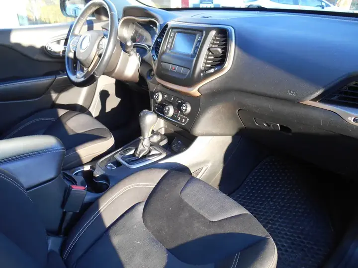 Jeep Cherokee 2015 photo 5