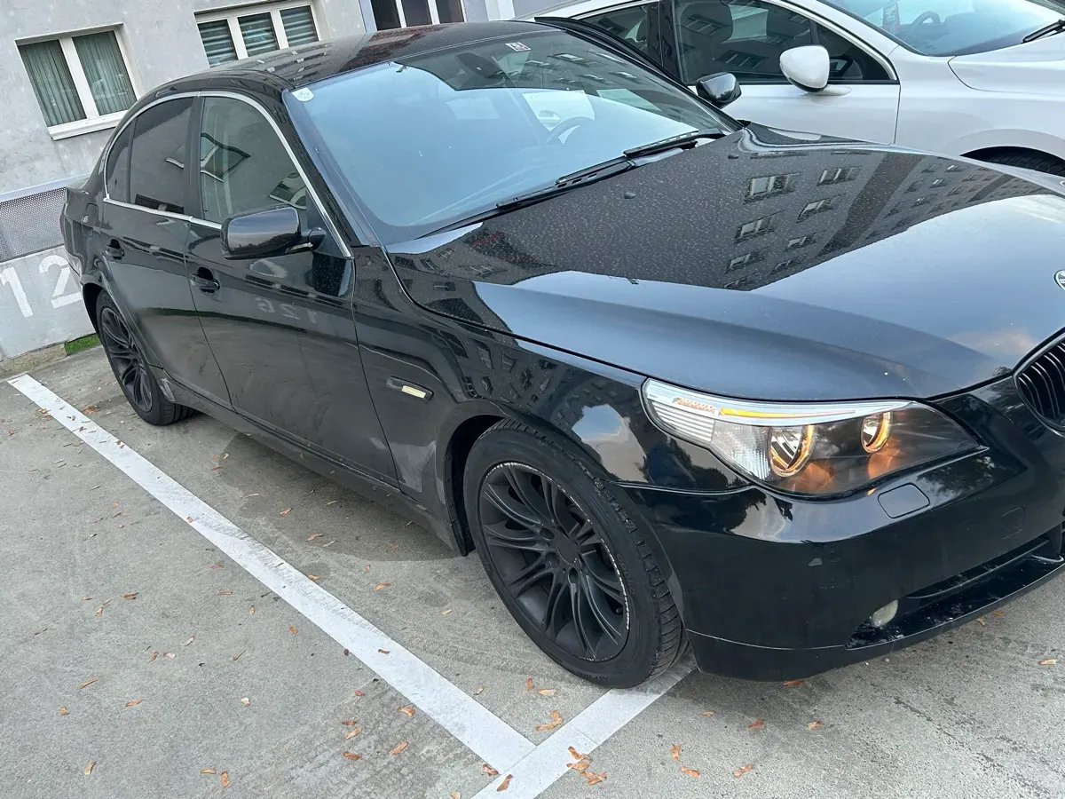 BMW 5 Series 2005 photo 2