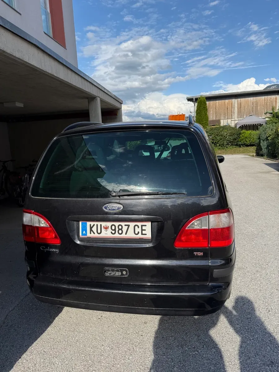 Ford Galaxy 2006 photo 2