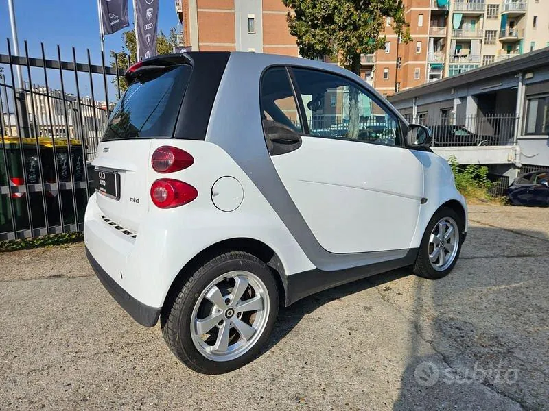 Smart Fortwo 2011 photo 4