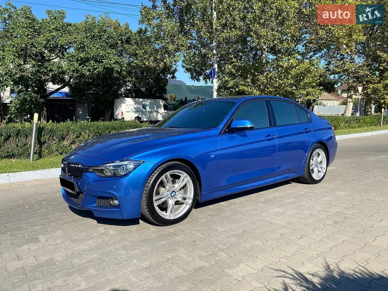 BMW 3 Series 2018 photo 5