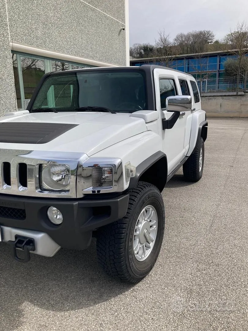 Hummer H3 2010 photo 3