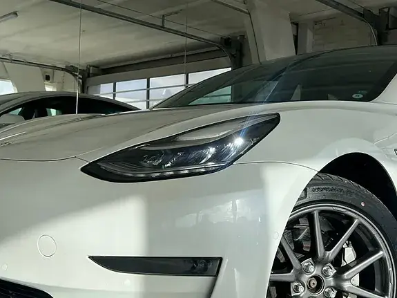 Tesla Model 3 2020 photo 3