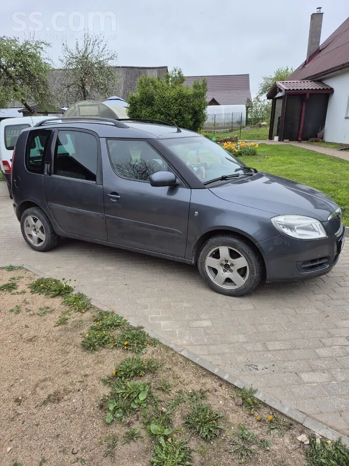 Skoda Roomster 2008 photo 2