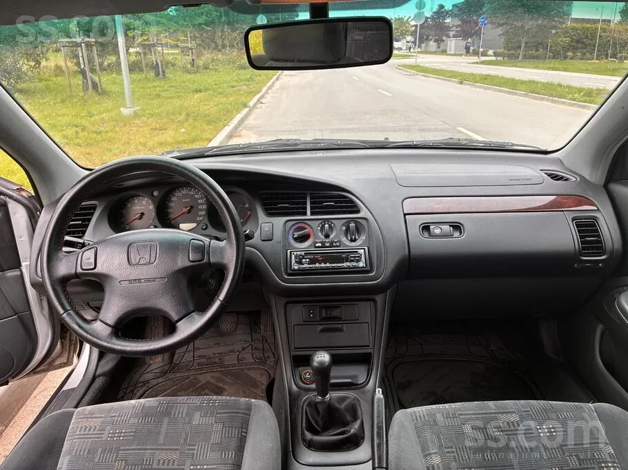 Honda Accord 1999 photo 4