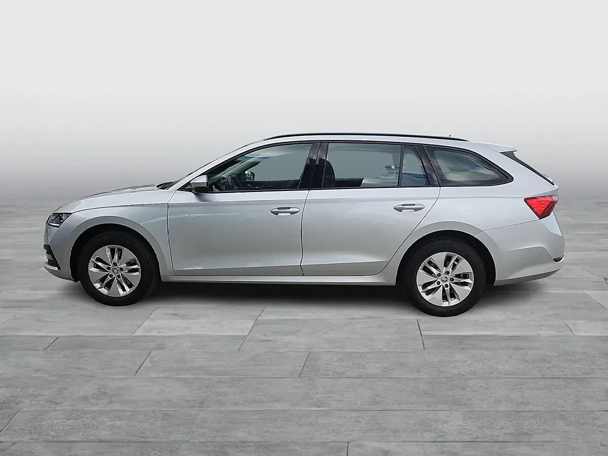 Skoda Octavia 2023 photo 3