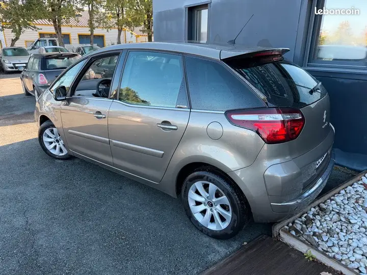 Citroen C4 Picasso 2012 photo 2
