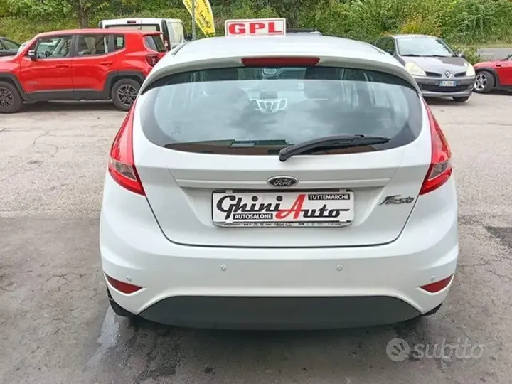 Ford Fiesta 2012 photo 5