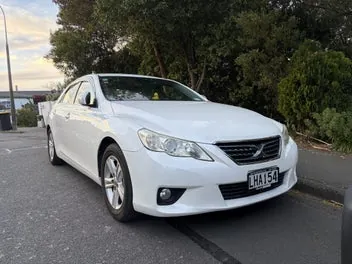 Toyota Mark X 2011 photo 2