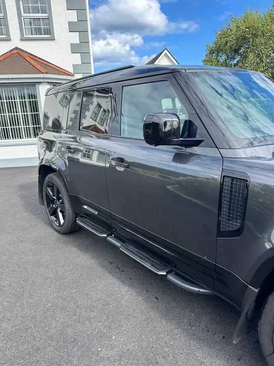 Land Rover Defender 2022 photo 2