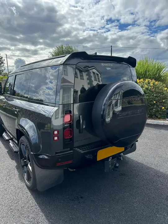 Land Rover Defender 2022 photo 5