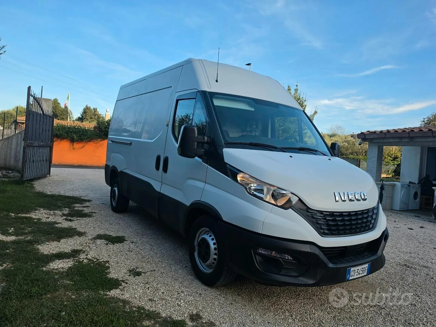Iveco Daily 2021 photo 2