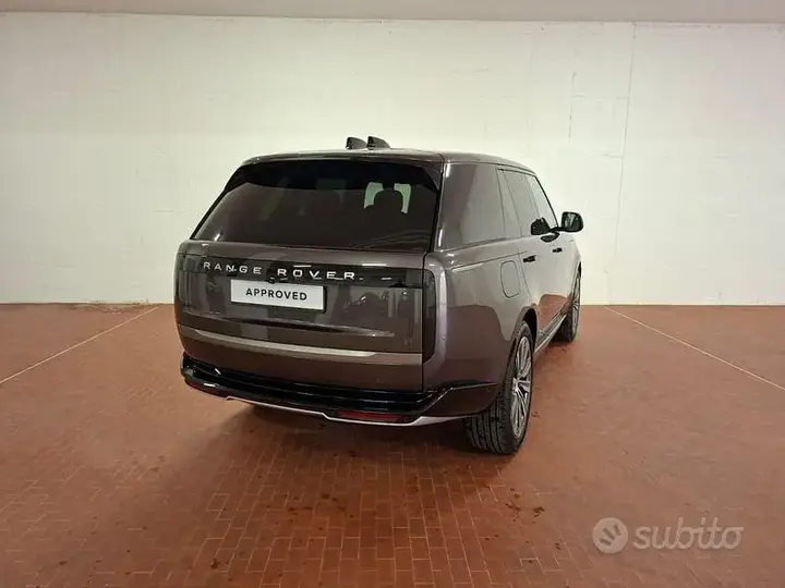 Land Rover Range Rover 2026 photo 2