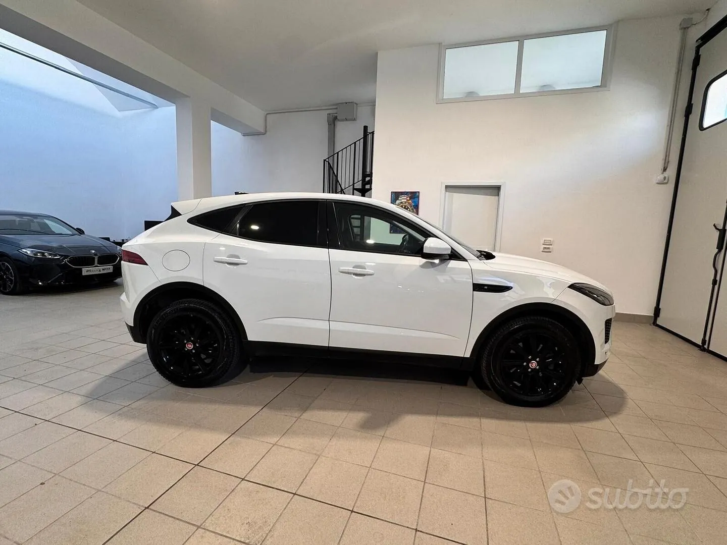 Jaguar E-Pace 2020 photo 4