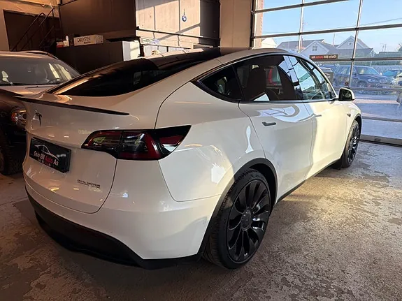Tesla Model Y 2022 photo 4