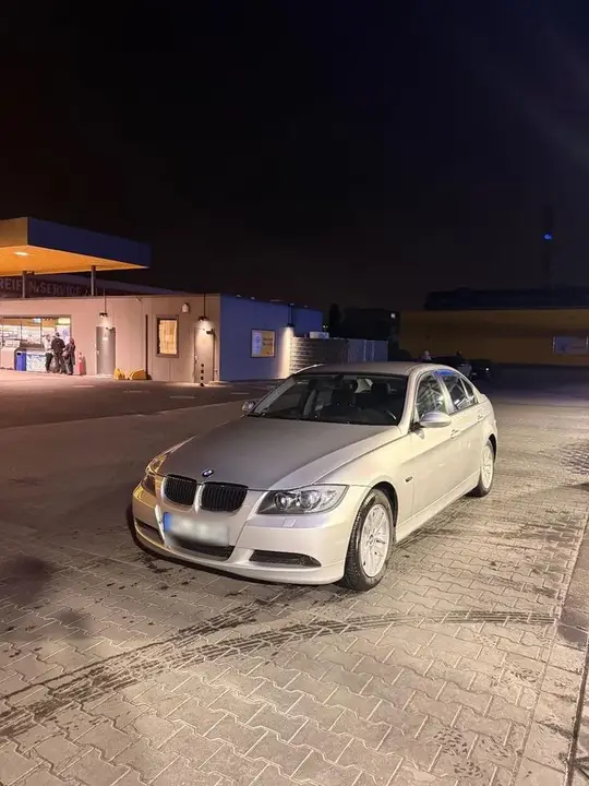BMW 318I