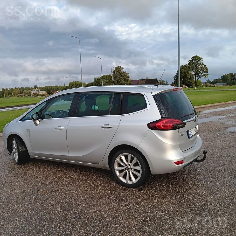 Opel Zafira 2012 photo 3