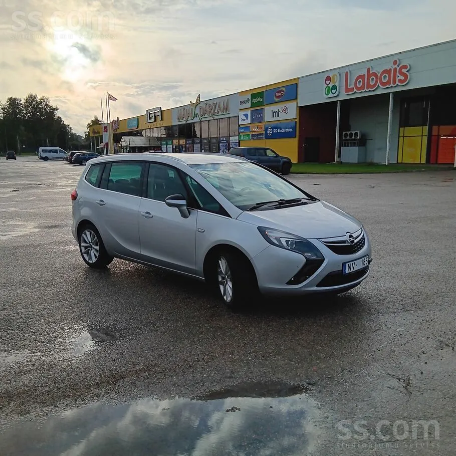 Opel Zafira 2012 photo 2