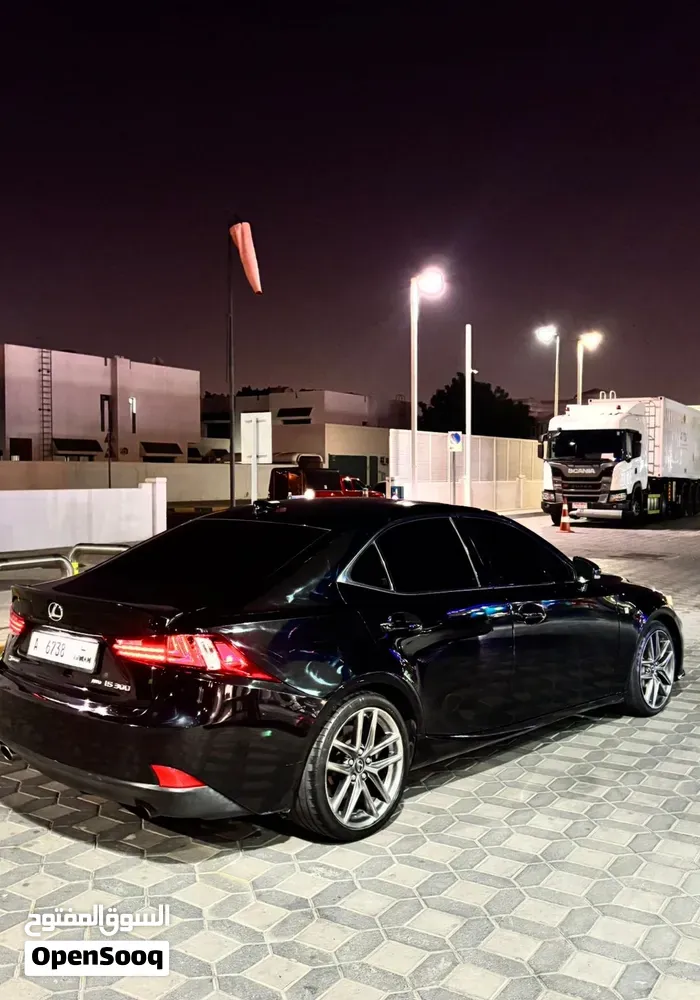 Lexus Is 2016 photo 4