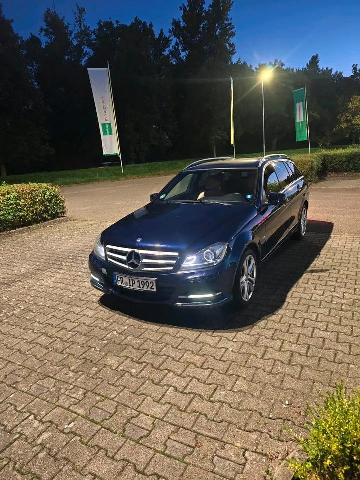 Mercedes-Benz C220