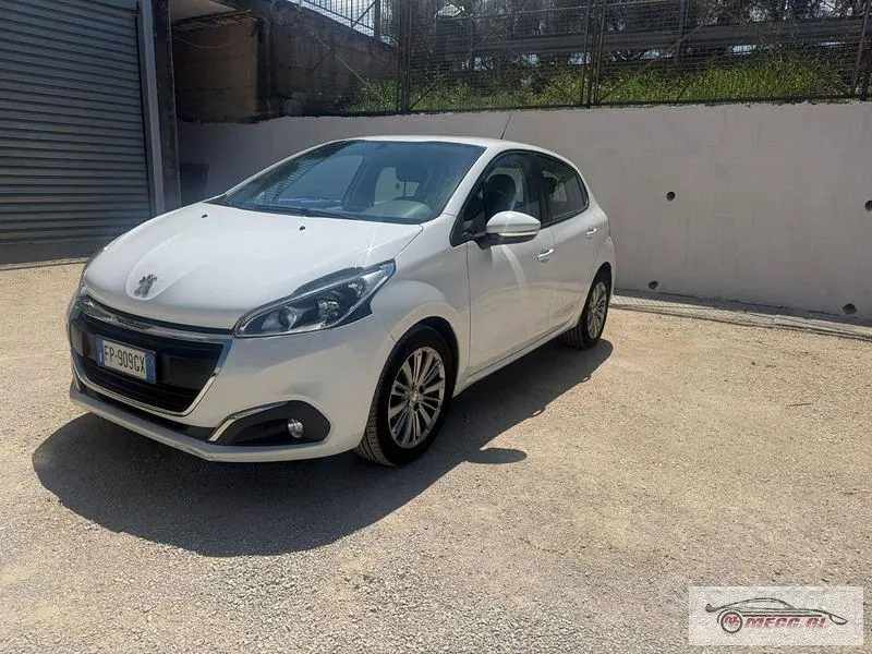 Peugeot 208 2018 photo 2