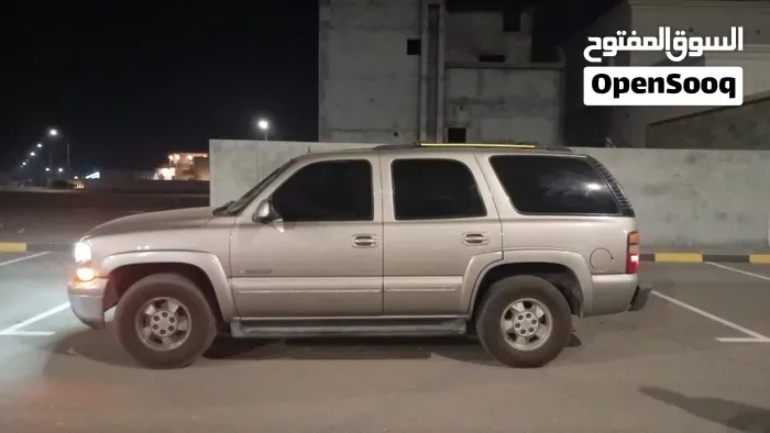 Chevrolet Tahoe 2002 photo 2