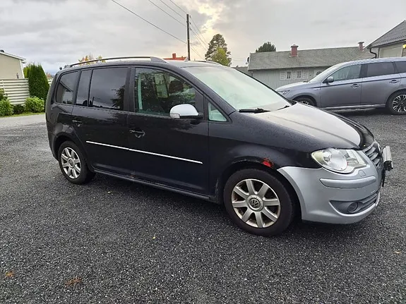 Volkswagen Touran 2008 photo 2